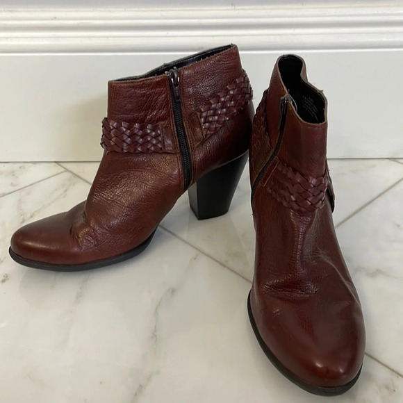 Like new B.O.C., women’s 9, brown leather ankle booties with braid detail - Picture 1 of 9